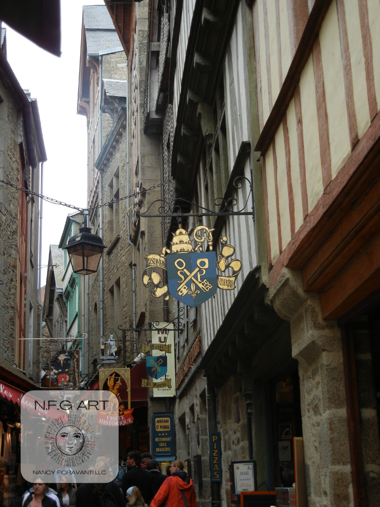 53. Narrow Streets FR