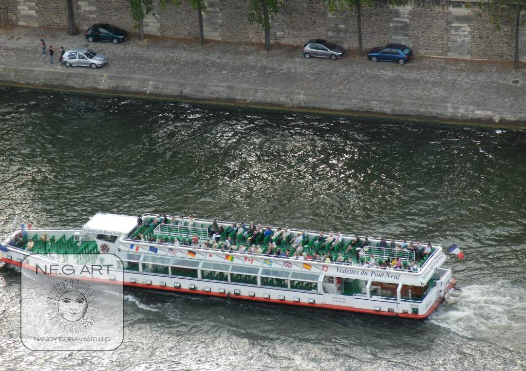 29. River in Paris FR